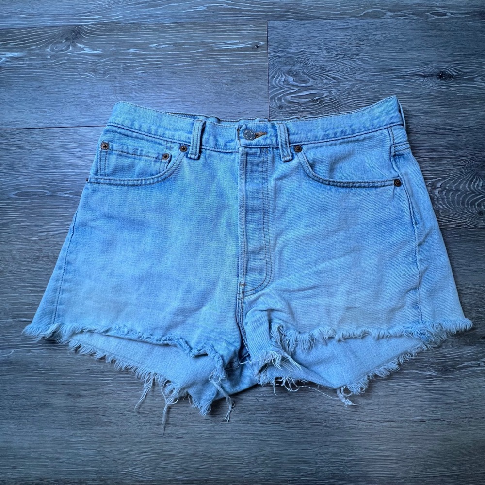Levi's 501 Denim Shorts Women 30 Light Wash Raw Hem Vintage Cut Offs USA